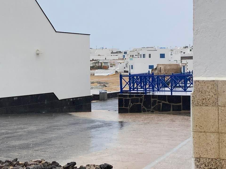 Balsa de agua en La Graciosa.