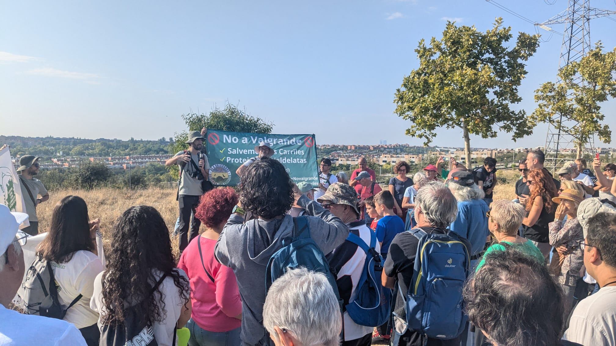 Marcha de la Plataforma 'Salvemos Los Carriles' reclamando la paralización del desarrollo urbanístico de Valgrande en Alcobendas