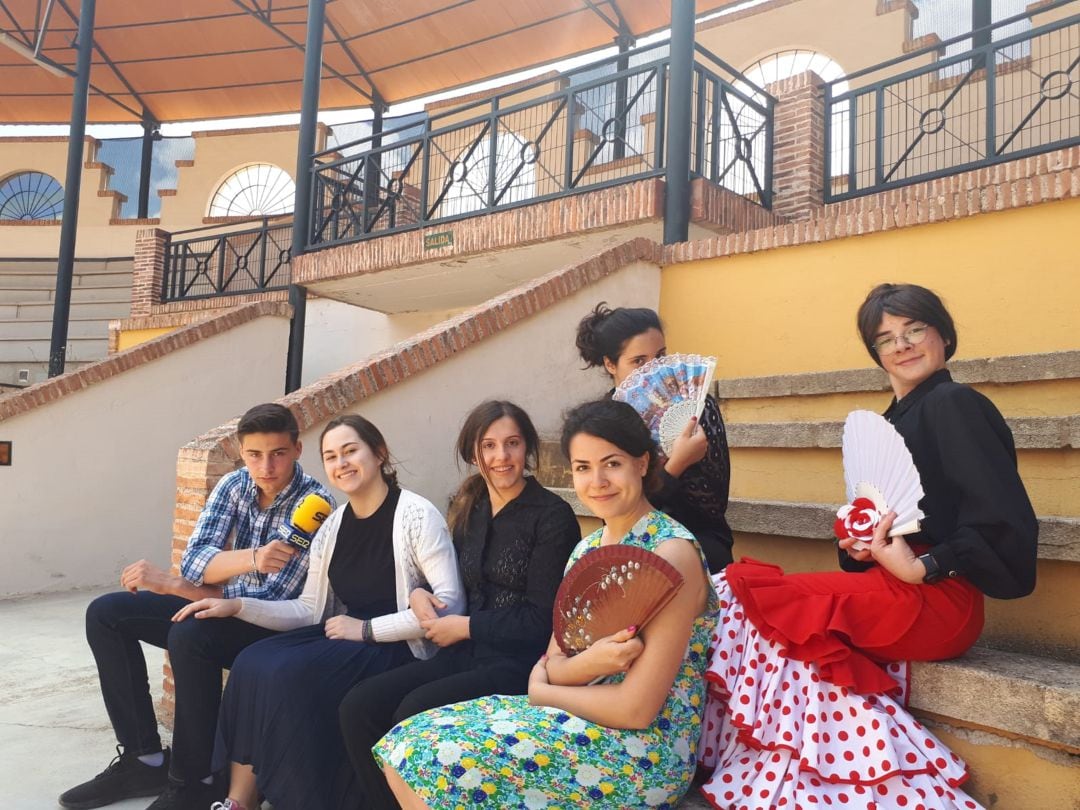 Los alumnos de 4º de la ESO en un ensayo de la obra de teatro