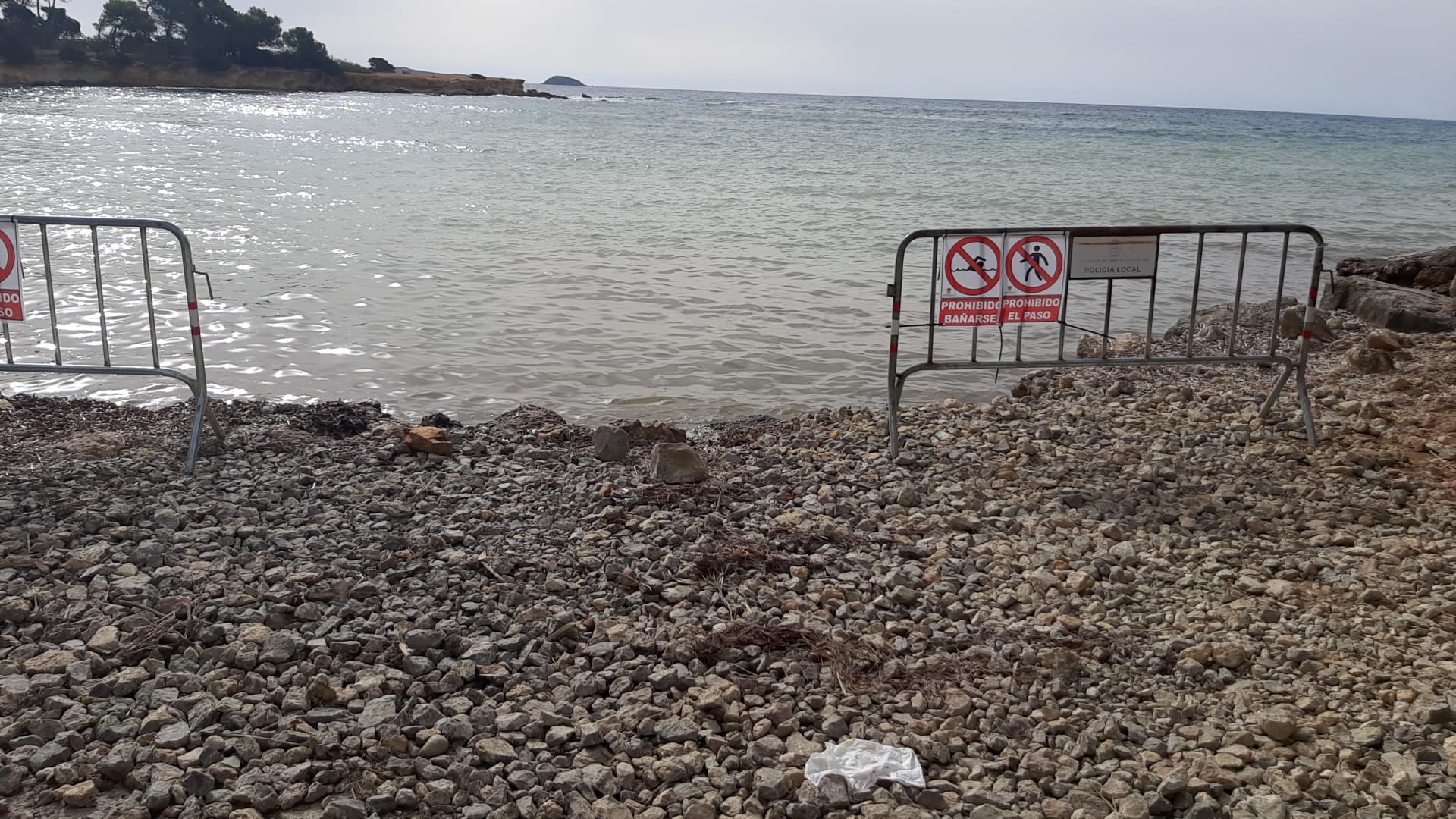 La playa permanecerá cerrada, al menos, hasta el lunes