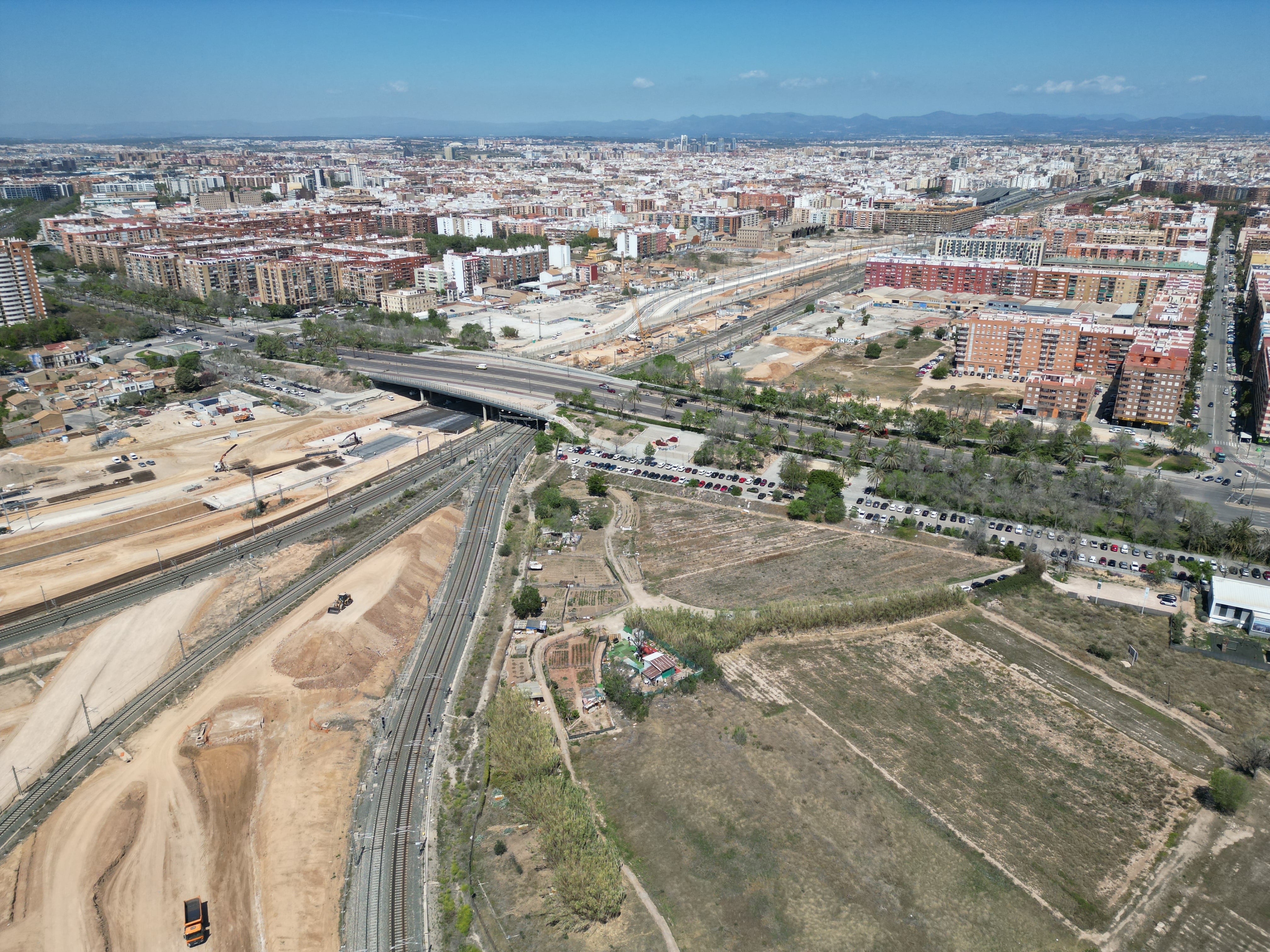 Vista de las obras del canal de acceso ferroviario a València