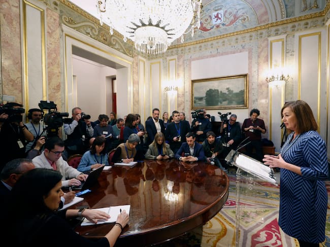 La presidenta del Congreso, Francina Armengol, comparece en el Congreso de los Diputados ante medios de comunicación sobre el presunto caso Koldo y cuya dimisión exige el PP por la gestión de contratos con la trama cuando era presidenta de Baleares, este martes en Madrid.