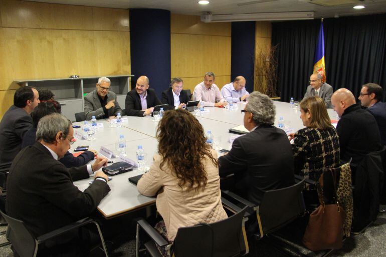 Reunió que va tancar l'acord de les competències amb els comuns
