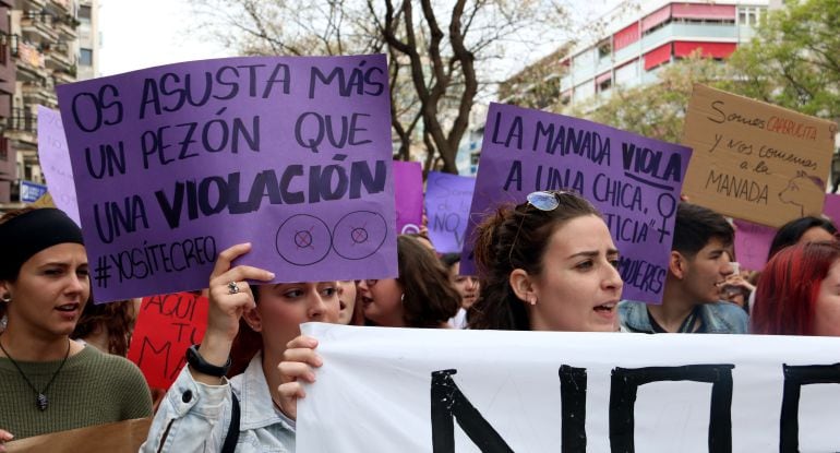 Ahir milers de dones van manifestar-se per tot el país en contra de les agressions sexuals.