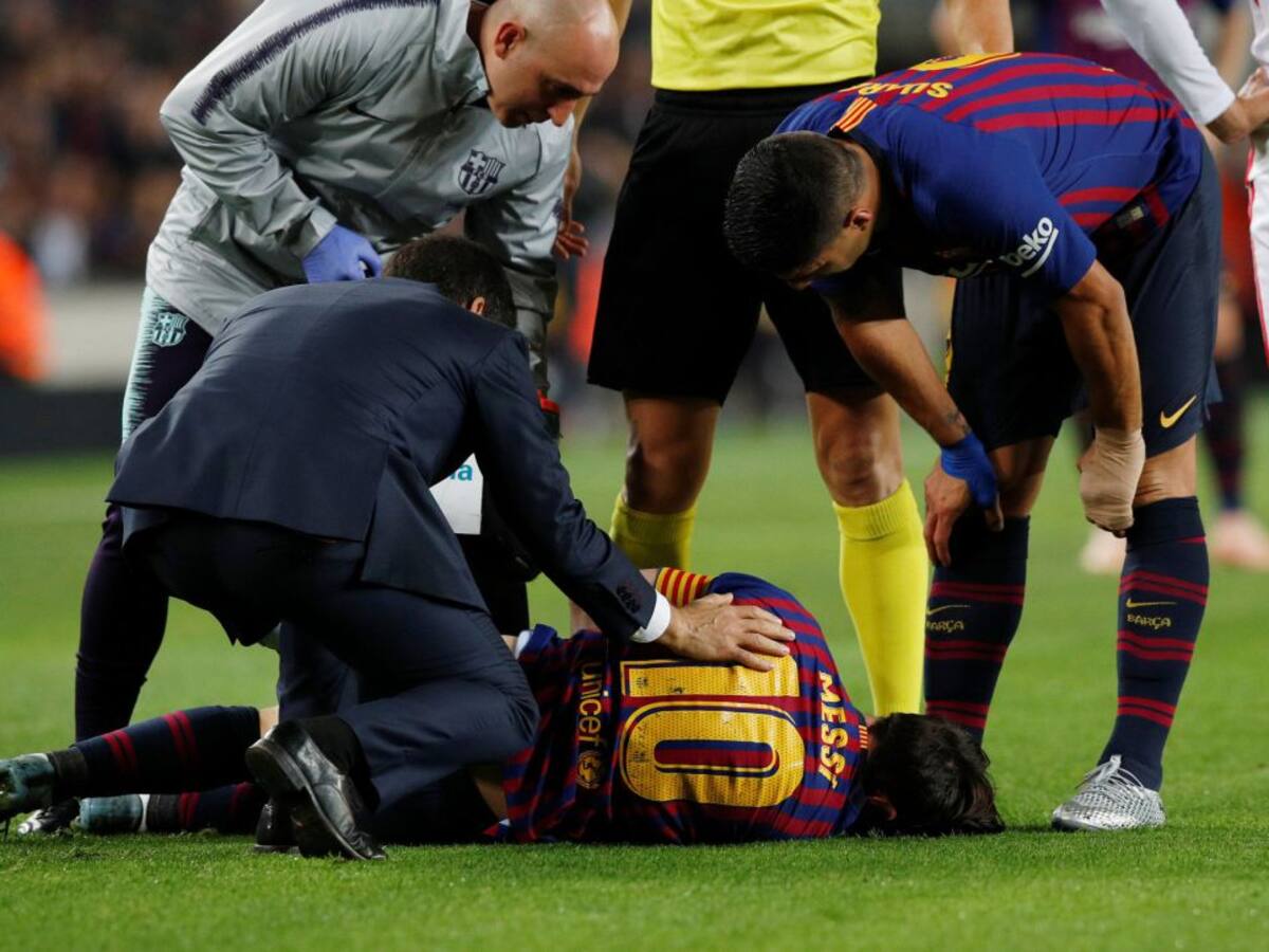 Messi sufre una fractura en el radio y se perderá el Clásico