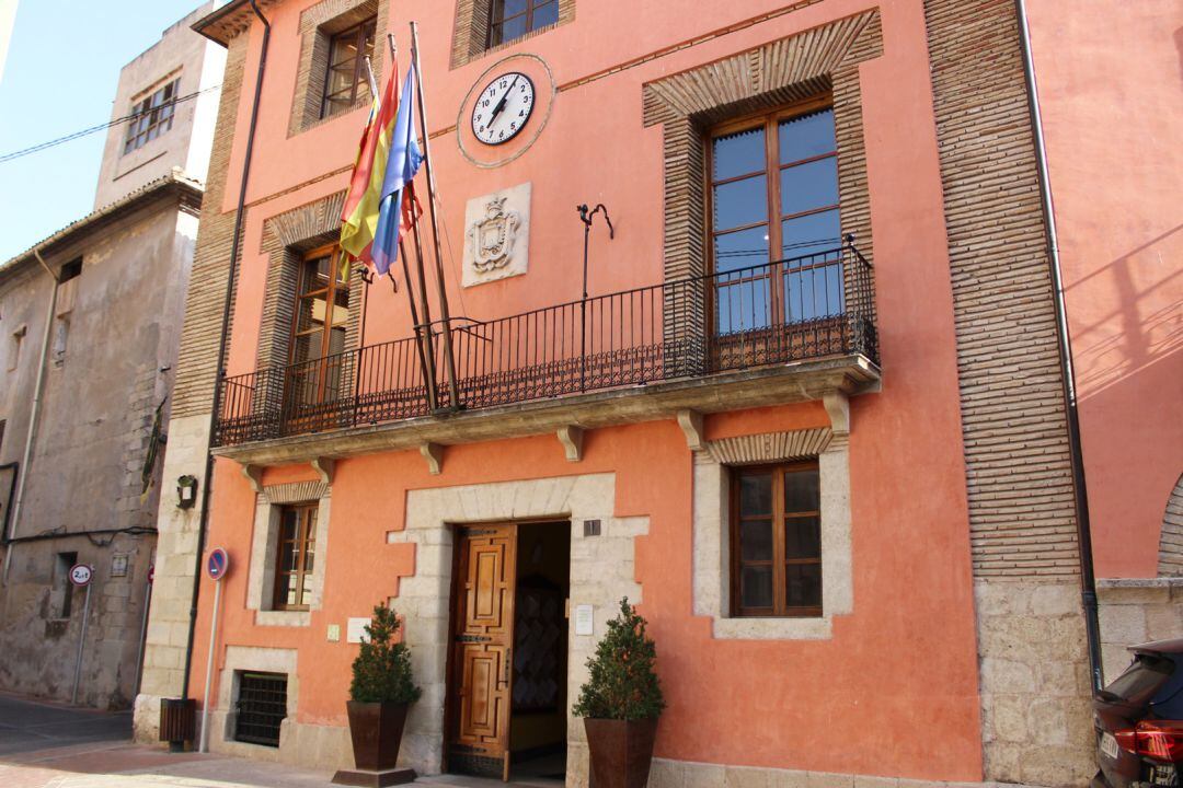 El Ayuntamiento de Cocentaina autoriza la apertura de los tres pubs del municipio, sin tener que cambiar la licencia, como medida excepcional ante las restricciones de Sanidad.