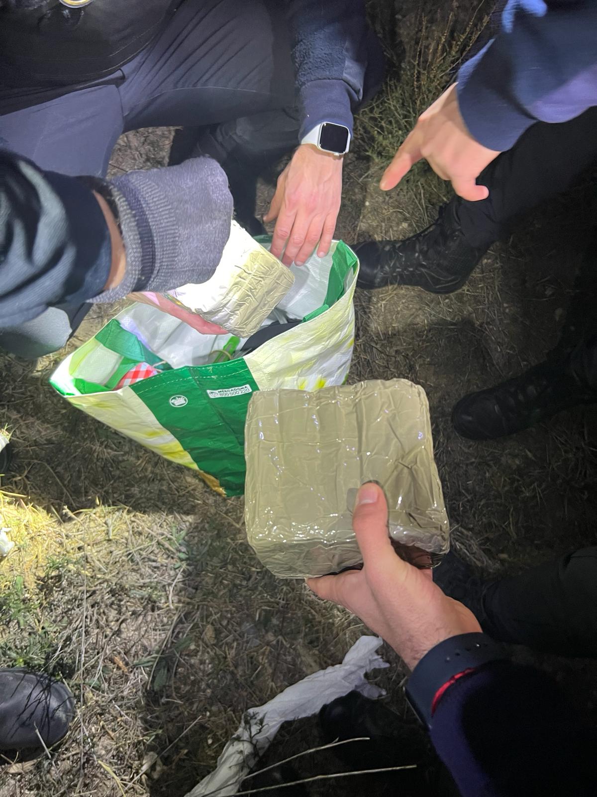 Parte del material intervenido tras persecución finalizar la persecución en Villafranqueza