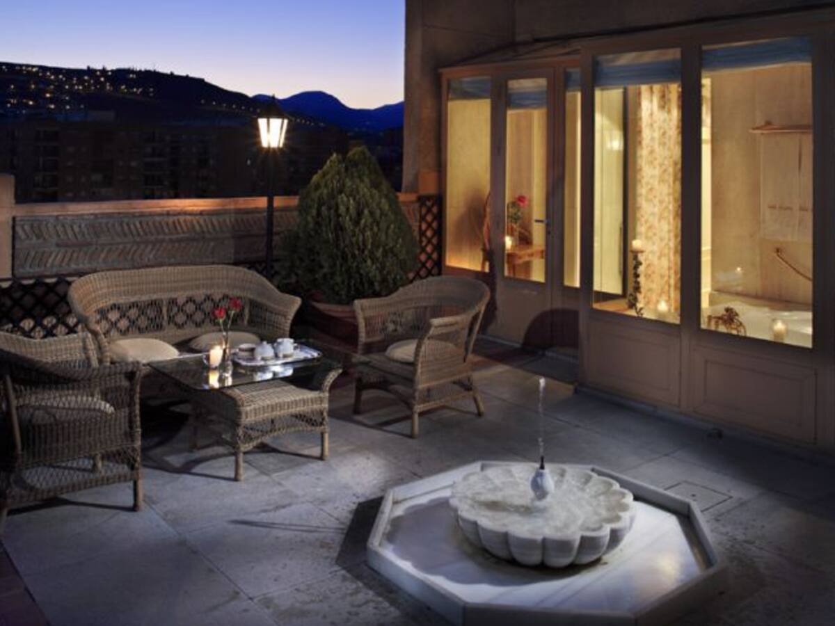 Carrusel y el Hotel Santos Saray te llevan a Granada con la app de la jornada 37