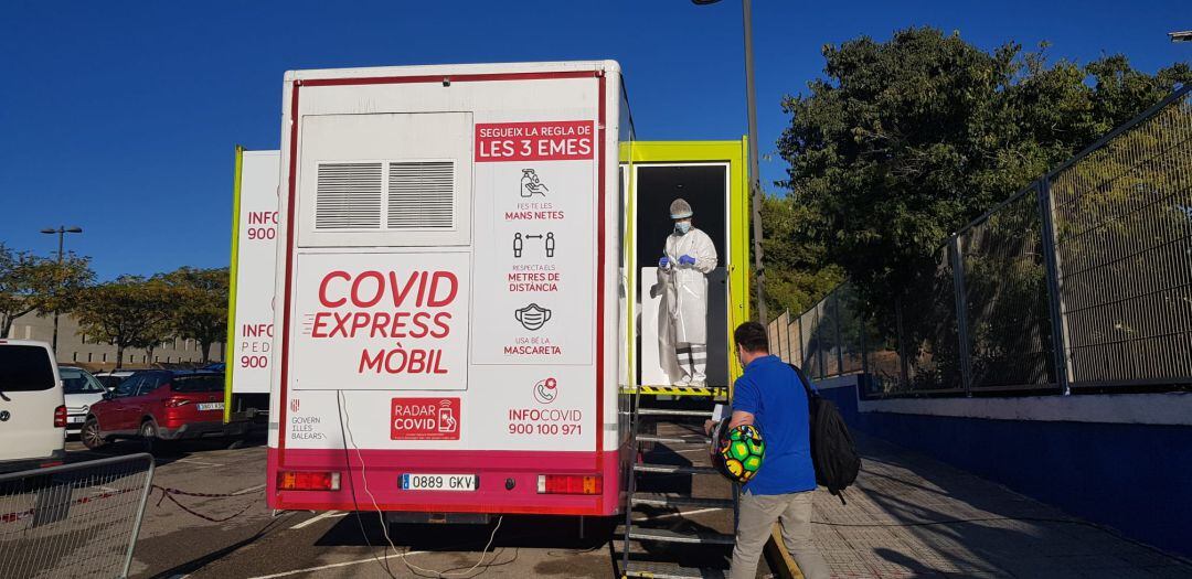 Las pruebas se realizan en el Covid-Express