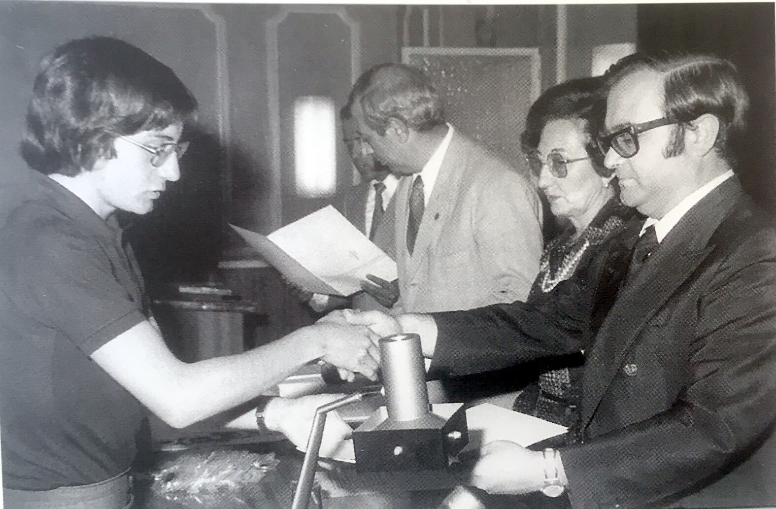 La Escuela de Maestría premiaba a sus mejores alumnos.