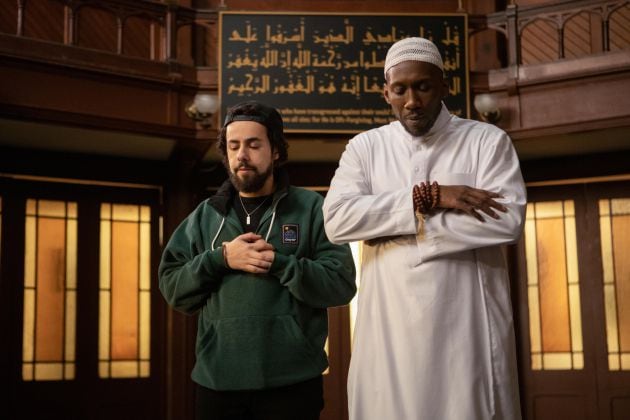 Ramy y Mahershala Ali en la segunda temporada de la serie