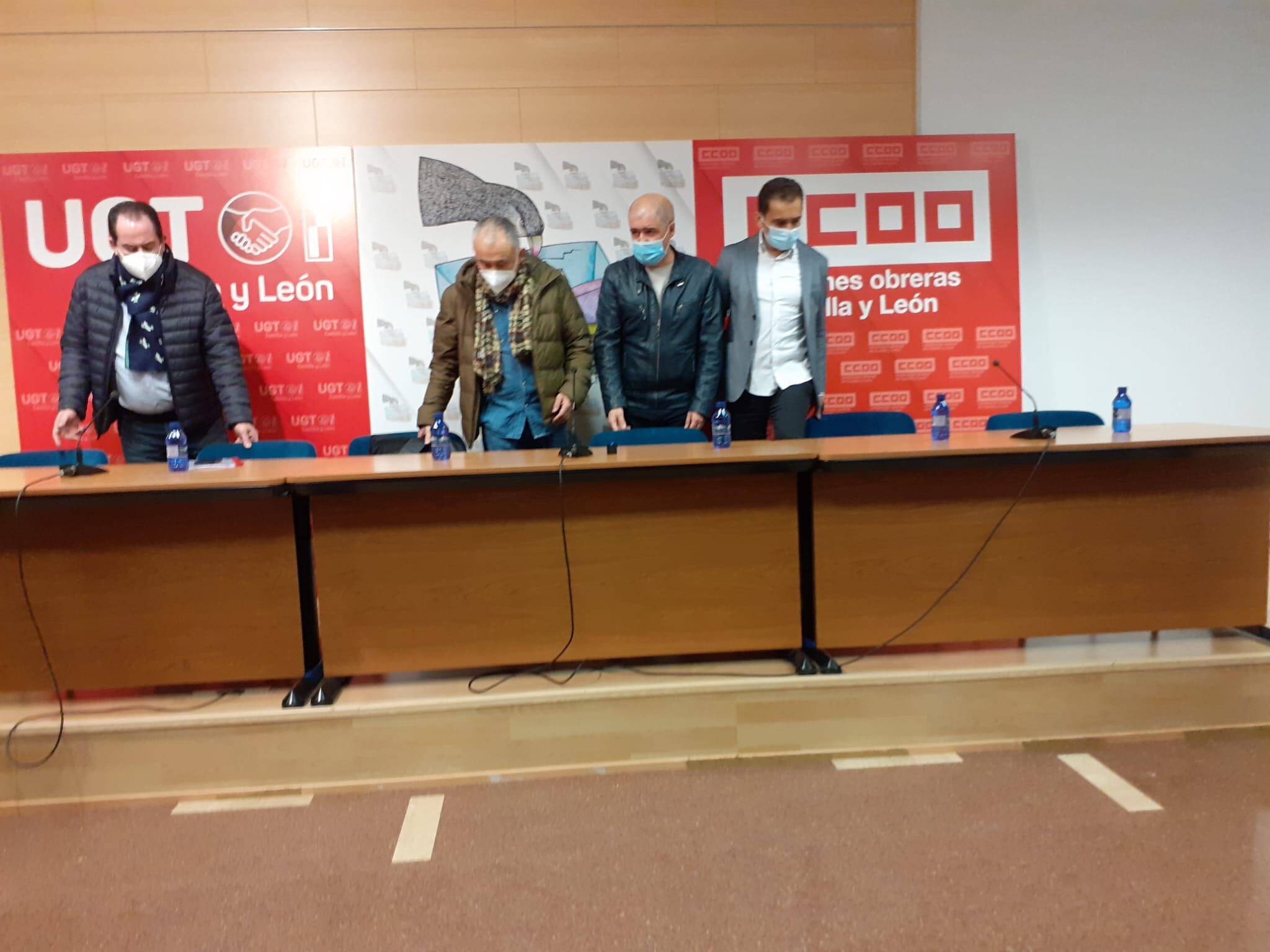 Los secretarios generales de CCOO y UGT durante la rueda de prensa