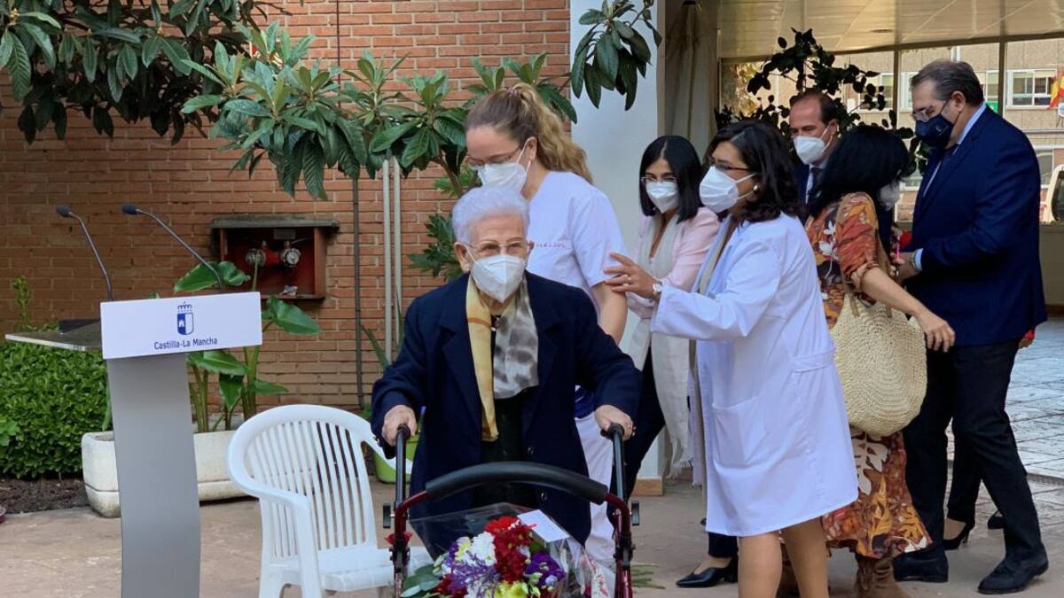 Tercera dosis de la vacuna COVID para Araceli