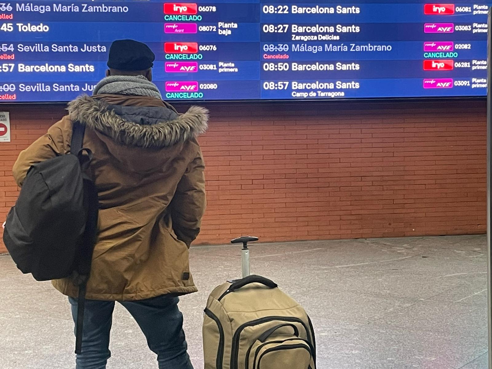 Conductores madrileños se ofrecen a llevar gratis a pasajeros afectados por el accidente de Adamuz y otras muestras de solidaridad