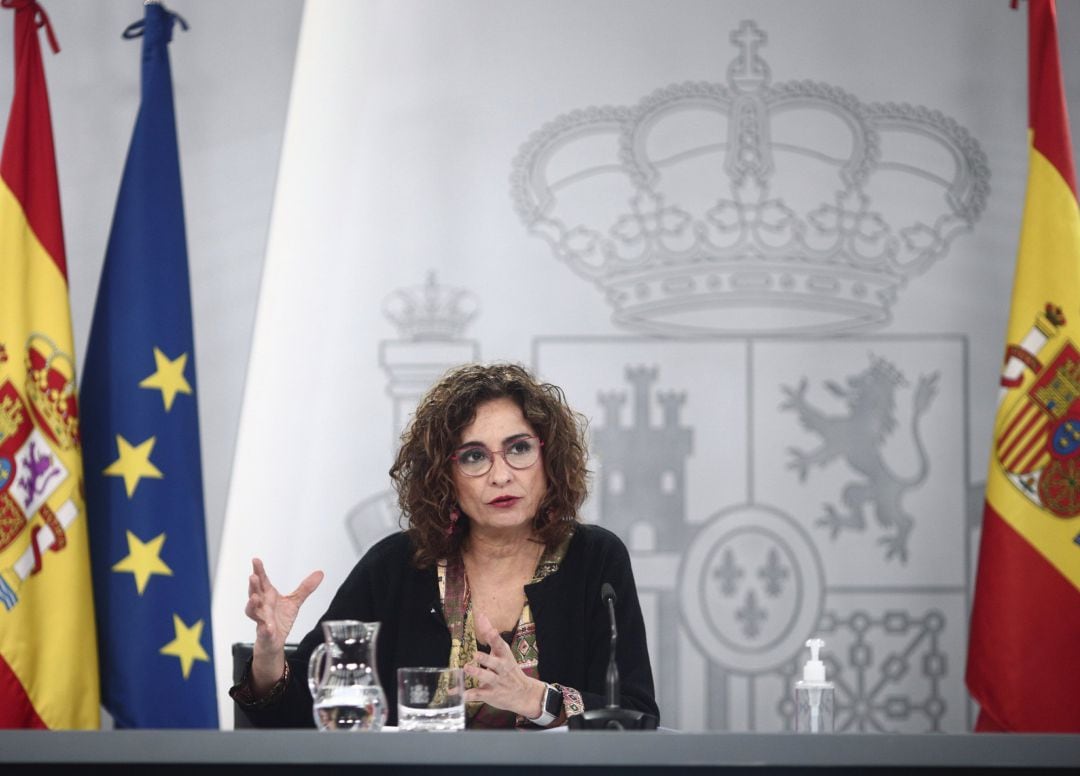 La ministra de Hacienda, María Jesús Montero; interviene en una rueda de prensa posterior al Consejo de Ministros