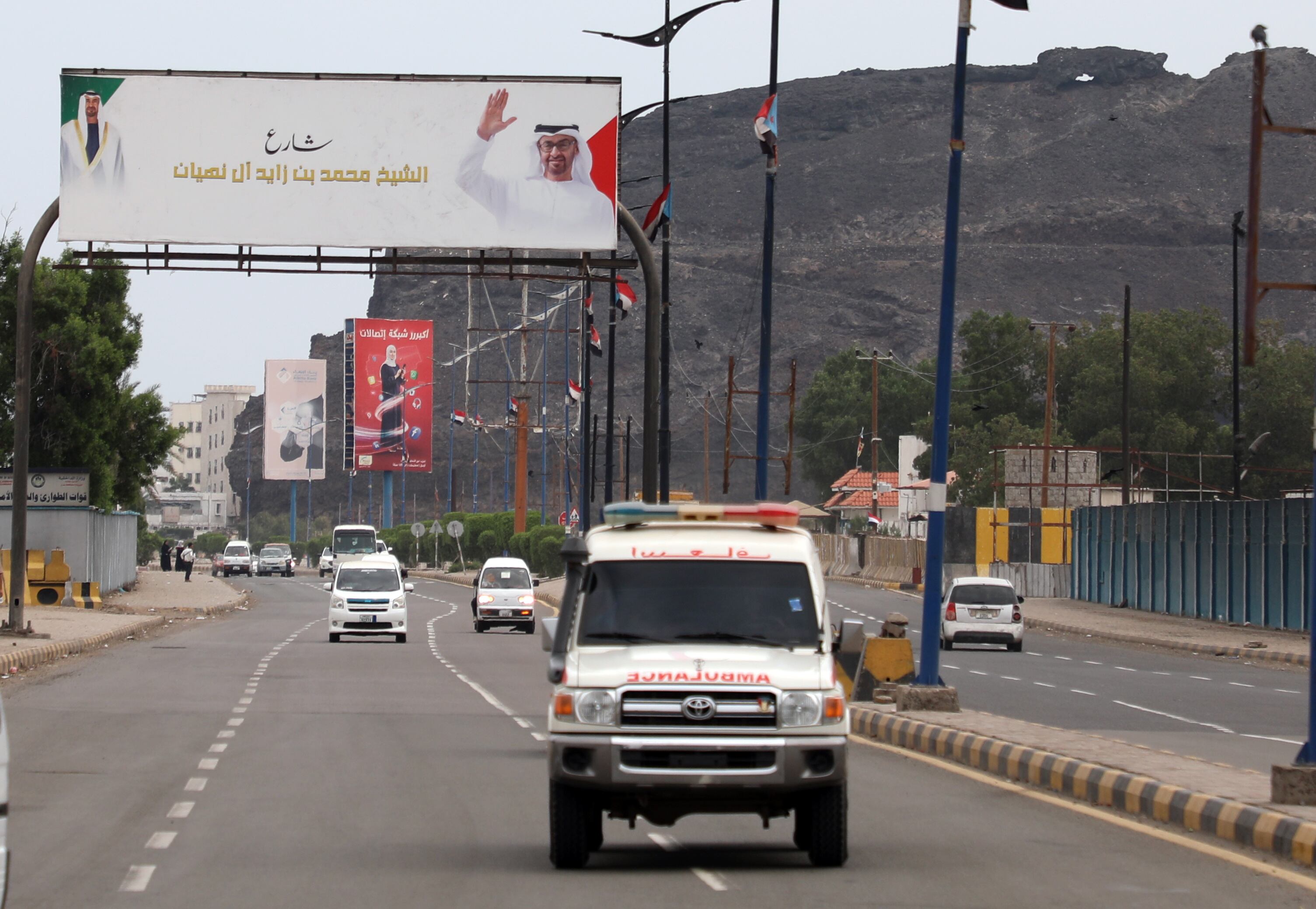 Vehículos en una carretera de Arabia Saudí