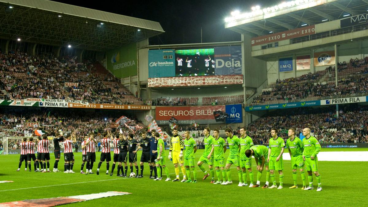 Athletic y Celtic FC posan en el partido que disputaron en San Mamés en 2011