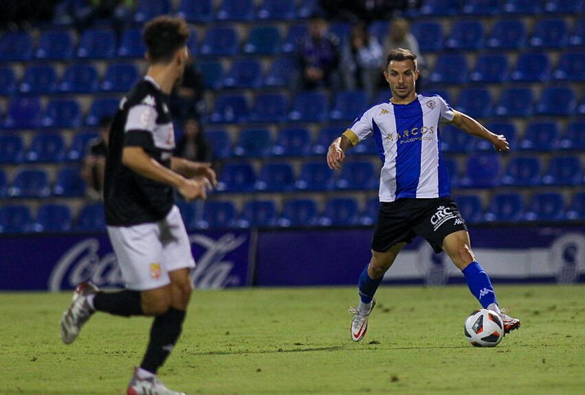 Felipe, jugador del Hércules, frente al Manresa