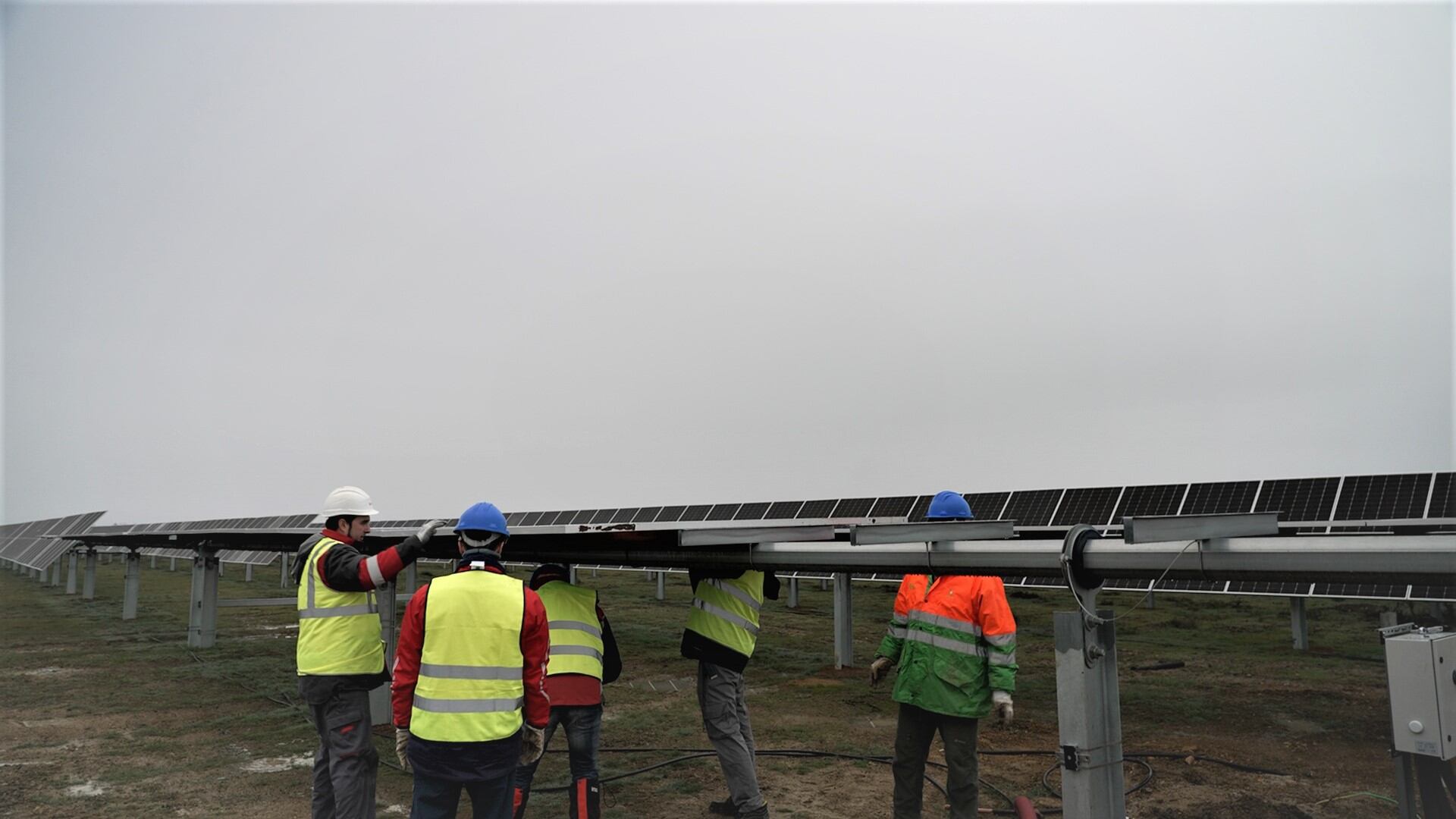 Alumnos y coordinadores del proyecto desarrollado en Velilla por Iberdrola