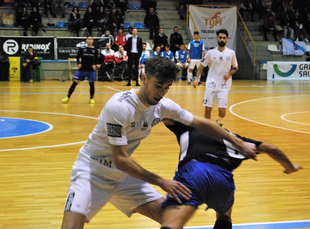 El Santiago Futsal no pudo con el Talavera en Santa Isabel y cae a puesto de descenso