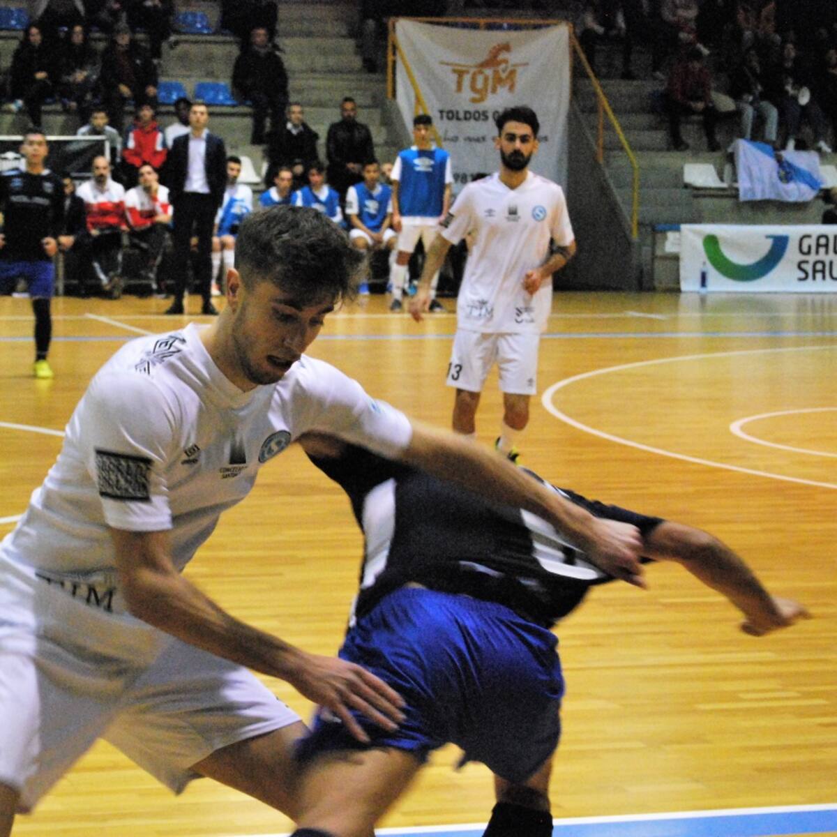 Descenso para el Santiago y regalo del Noia Portus Apostoli