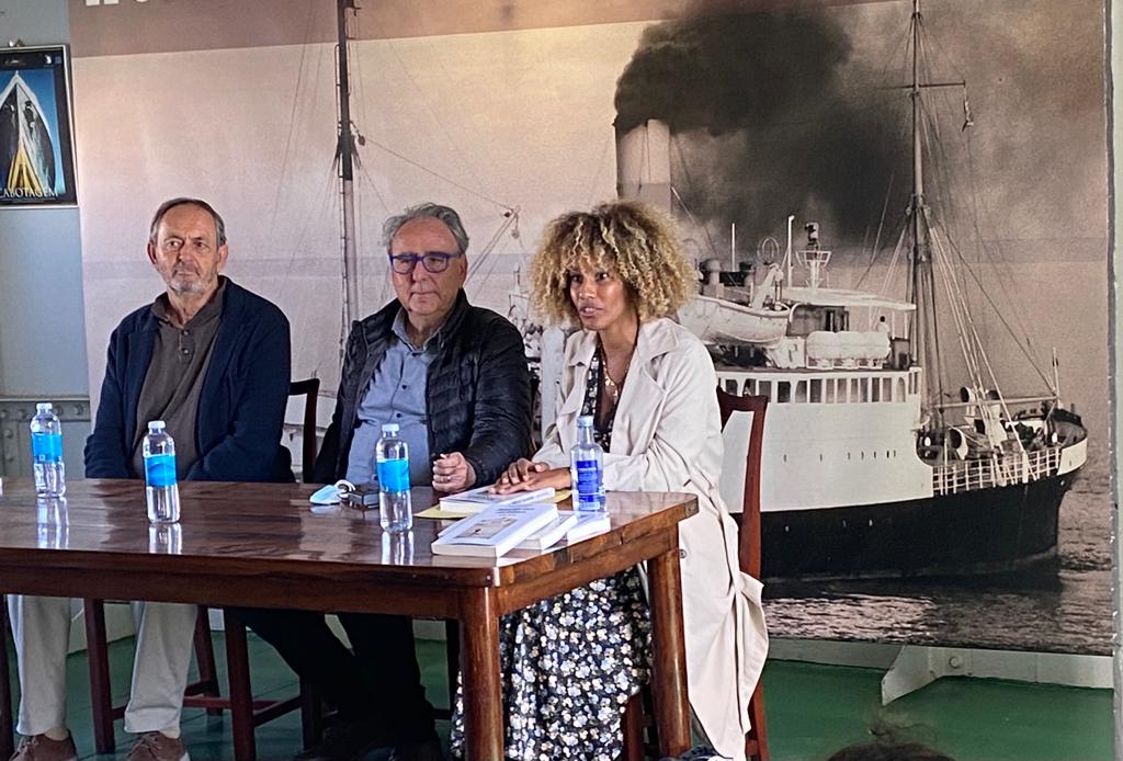 Pascual Ortuño, presentando &#039;Aquellos días del Sáhara&#039; en el correíllo La Palma