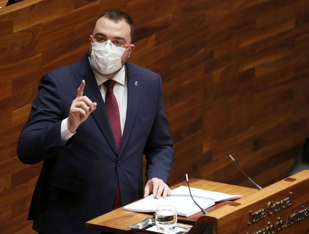 El presidente del Principado, Adrián Barbón, en su intervención en el Debate del Estado de la Región.