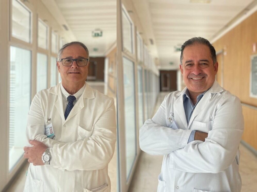 El jefe del Servicio de Pediatría del Hospital Quirónsalud Infanta Luisa, Rafael Espino y el pediatra del Hospital Quirónsalud Infanta Luisa Andrés Osuna.