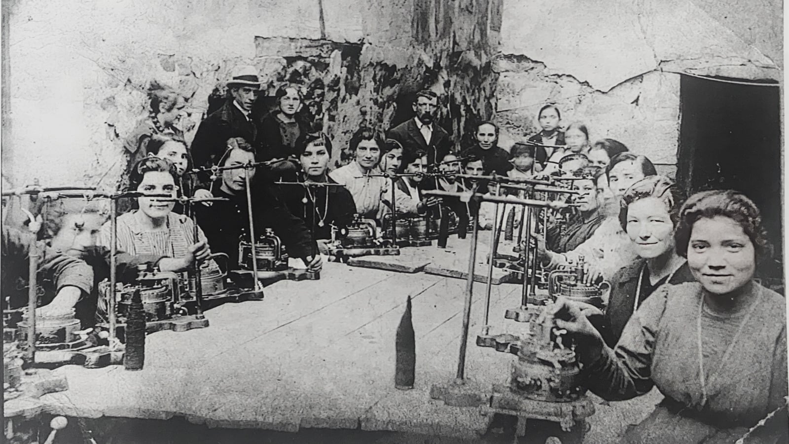 Mujeres trabajando en un pueblo de Burgos