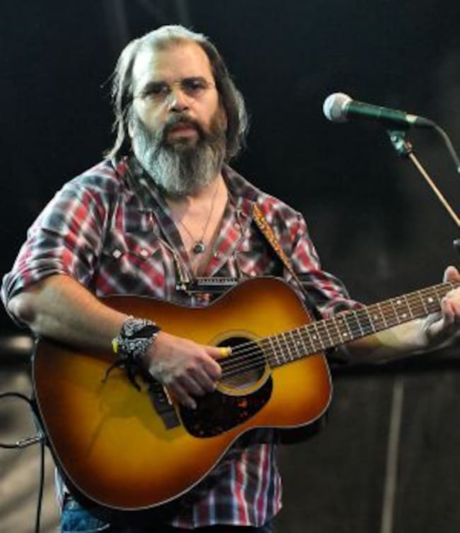 Steve Earle en un concierto en 2009