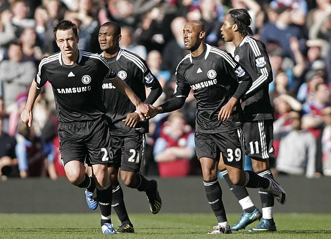 Anelka celebra su gol con Terry, Kalou y Drogba