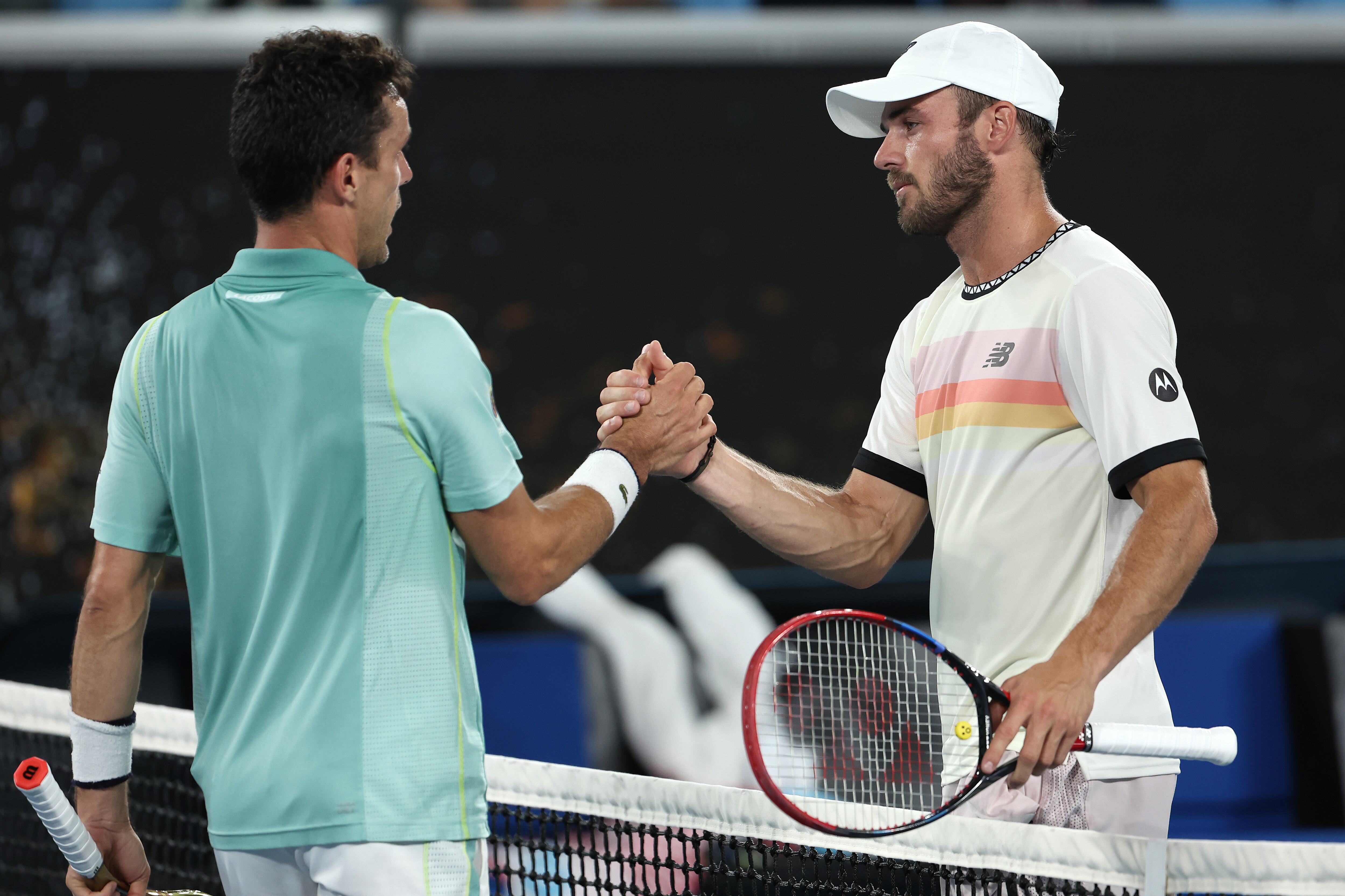 Tommy Paul elimina a Roberto Bautista en el Open de Australia. (Photo by Lintao Zhang/Getty Images)