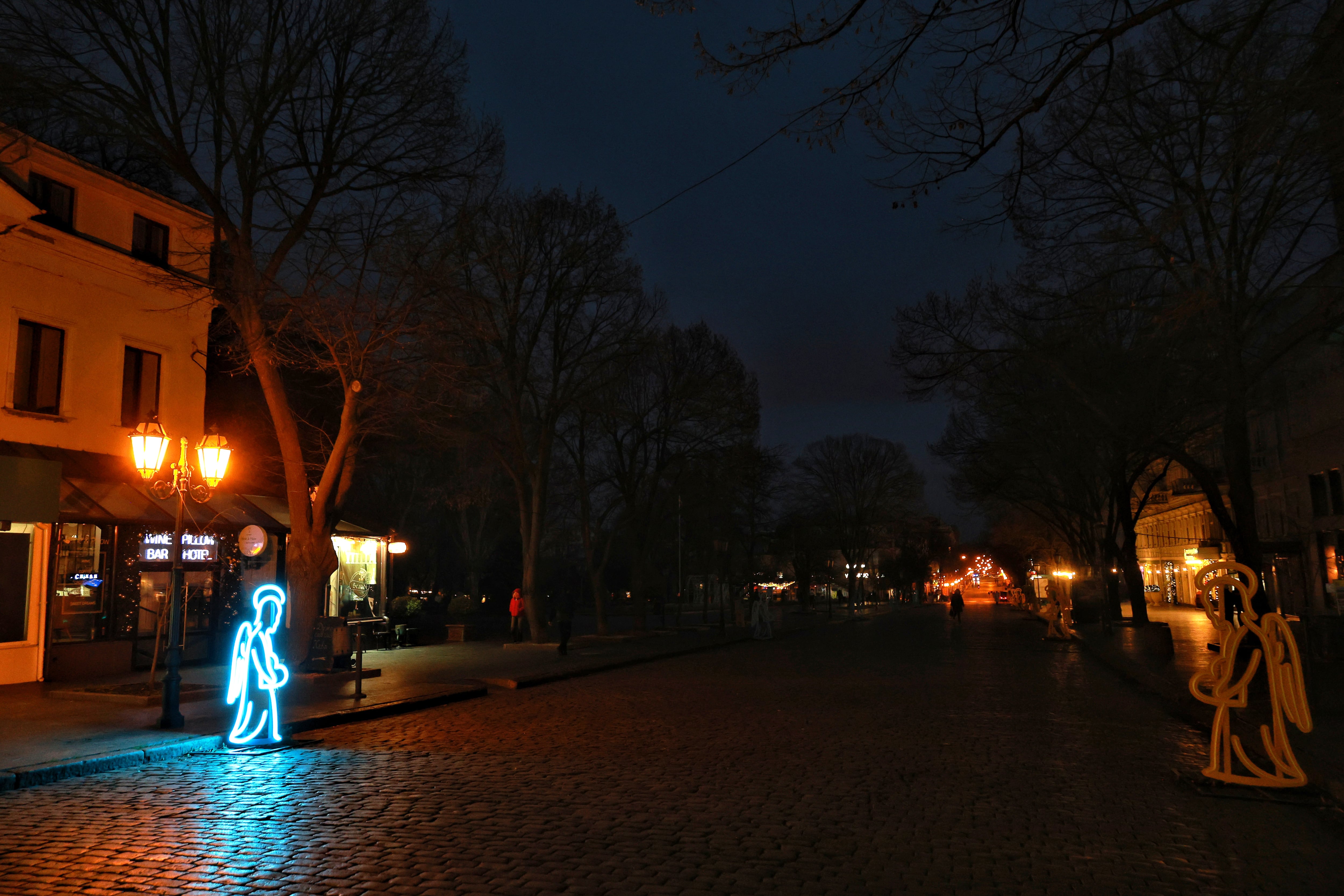 Imagen de una calle de Odesa apenas sin luz este mes de diciembre