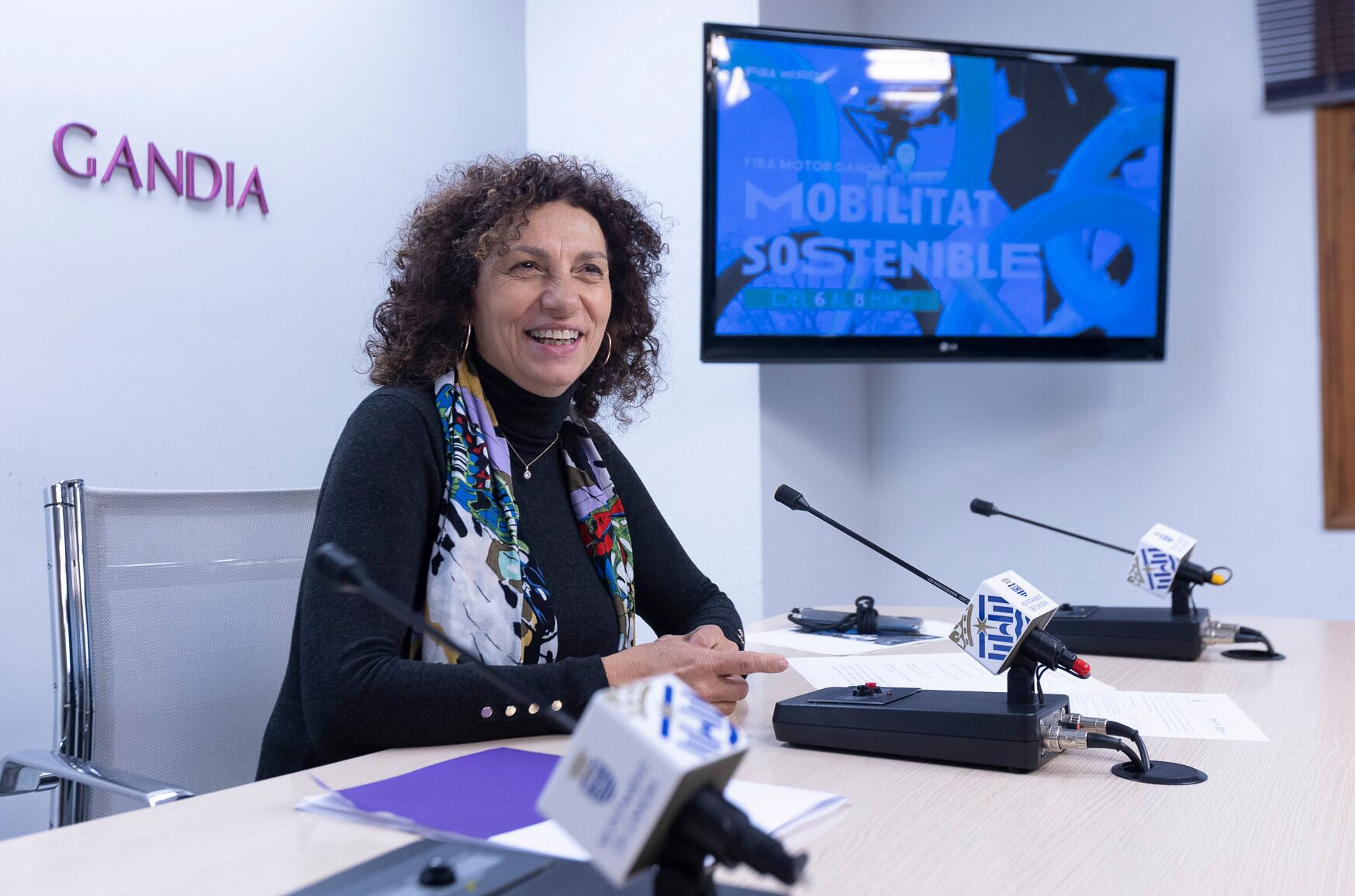 Vicenta Ferrer, regidora de Polítiques Econòmiques i Comerç, ha presentat en 'Hoy por hoy Alcoy' la Fira de Motor i la Fira de Mobilitat Sostenible que se celebraran a Gandia del 6 al 8 de maig.