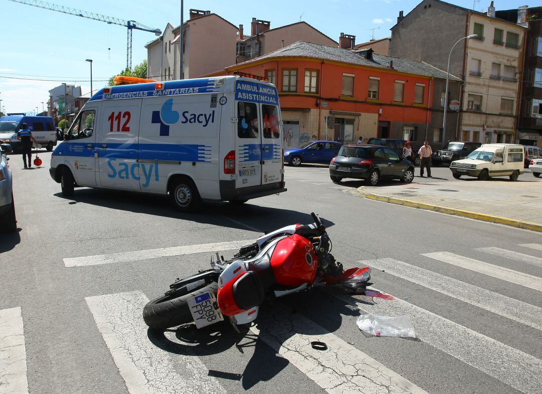 Accidente de tráfico en un paso de cebra
