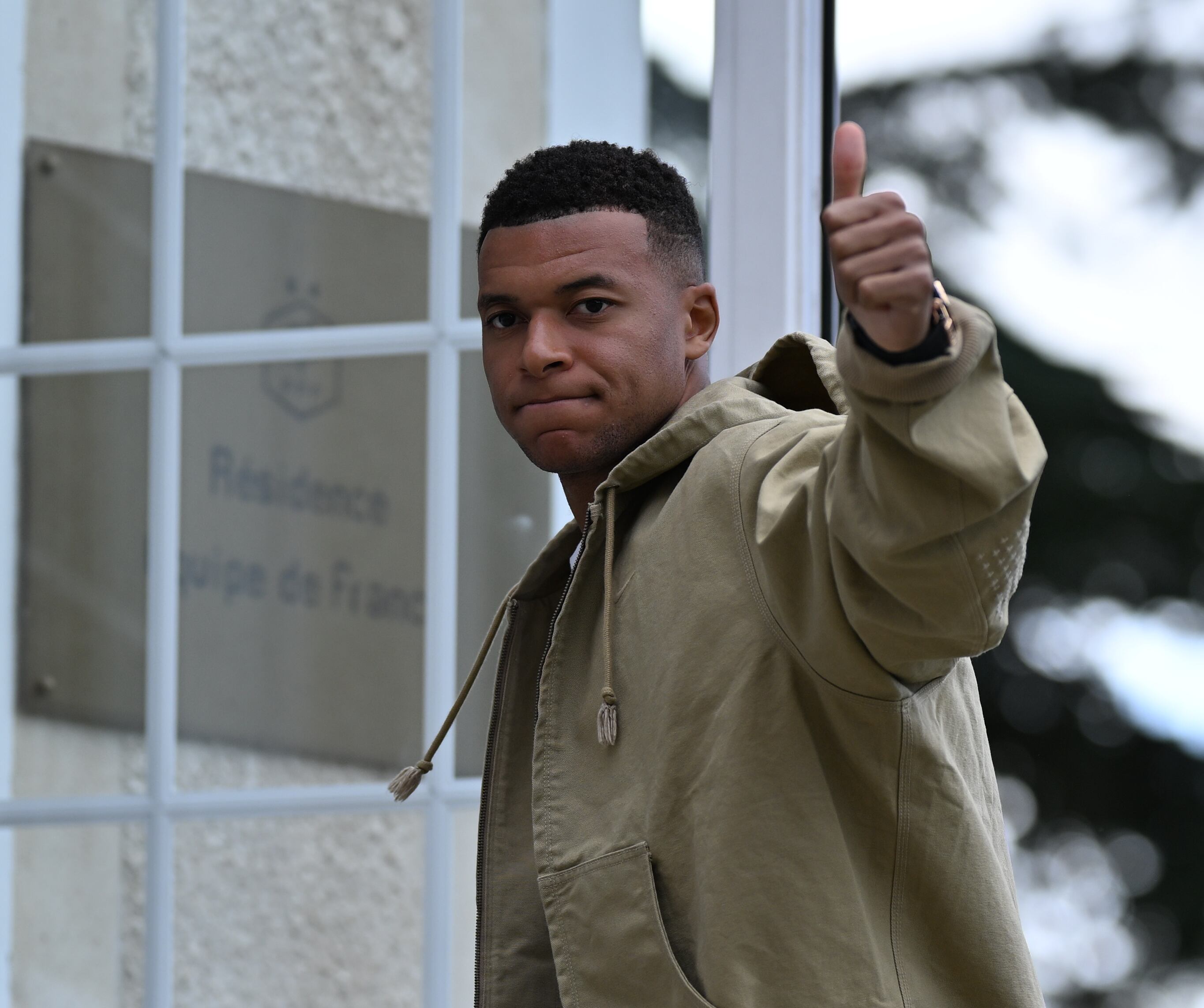 Mbappé, durante la llegada a la convocatoria francesa en Clairefontaine