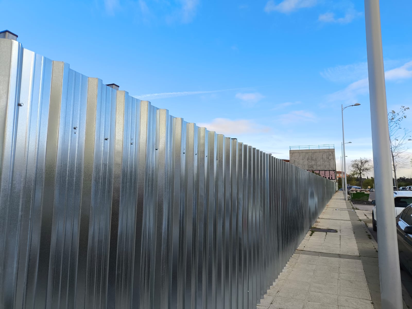 Vallados los terrenos la Agencia Tributaria en la Calle Dinamarca de Toledo