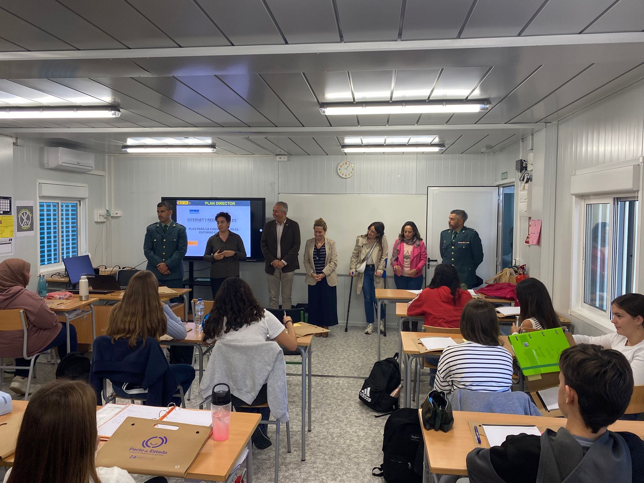 Charla del Plan Director de convivencia en el colegio de Tierz