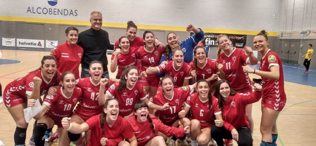 Las de Cristina Cabeza aguantaron el arreón final de las actuales campeonas de liga