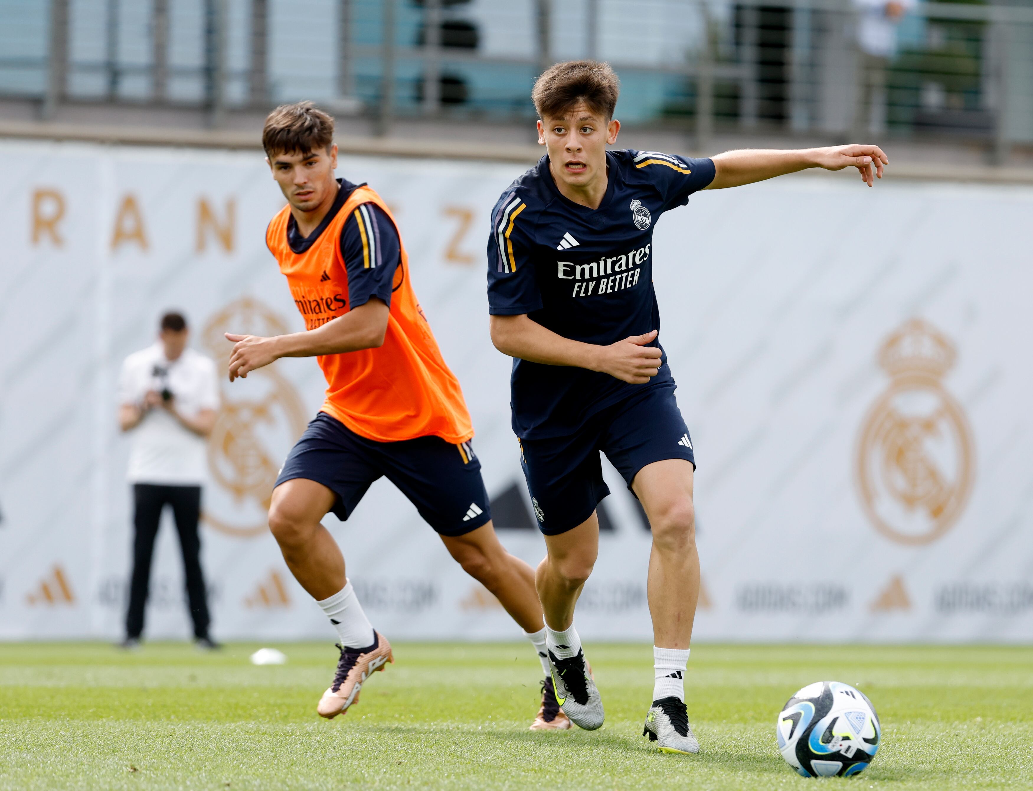 MADRID, SPAIN - JULY 12: Arda Güler y Brahim díaz, en un entrenamiento con el Real Madrid. (Photo by Pedro Castillo/Real Madrid via Getty Images)