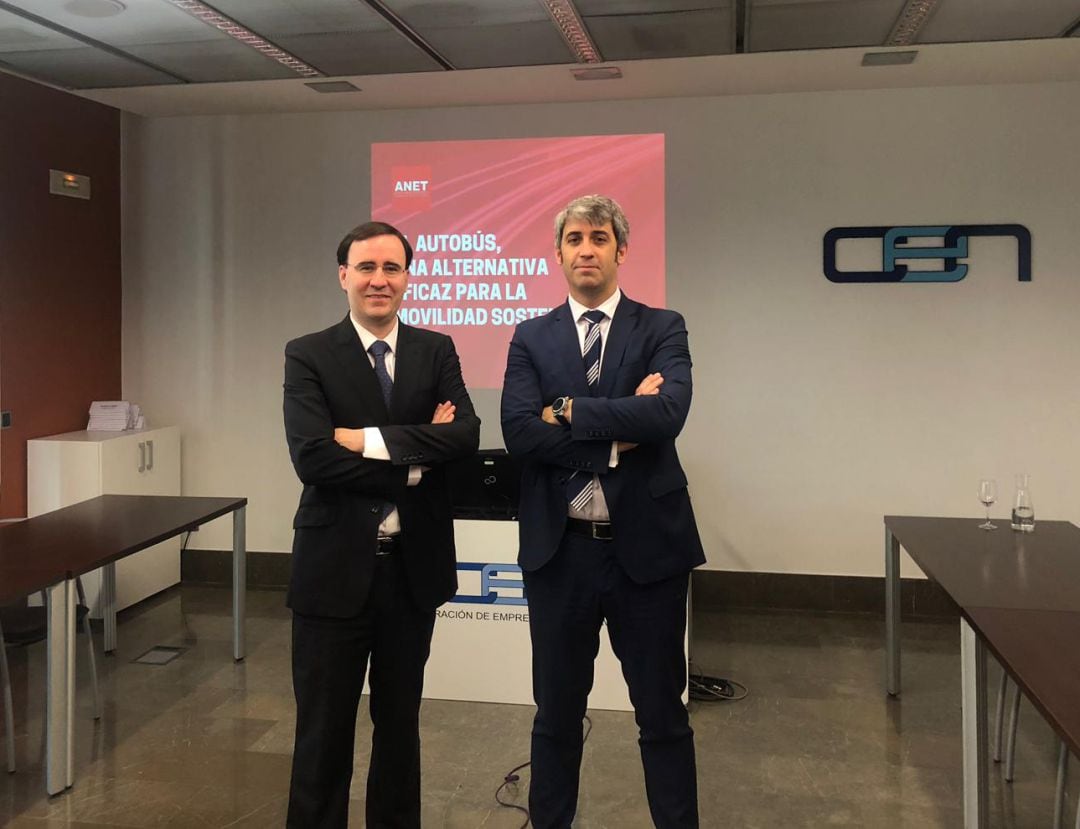 Claudio Lesaca, vicepresidente sección viajeros ANET, junto a Nacho Orradre, secretario general de ANET.