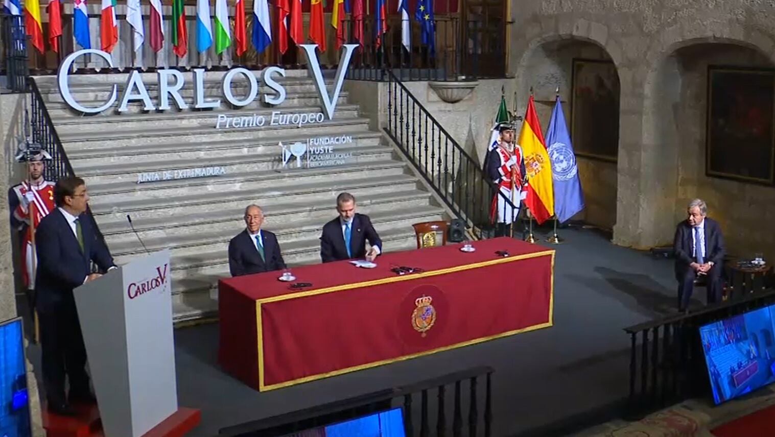 El presidente de la Junta de Extremadura, Guillermo Fernández Vara durante su intervención en el Premio Europeo Carlos V