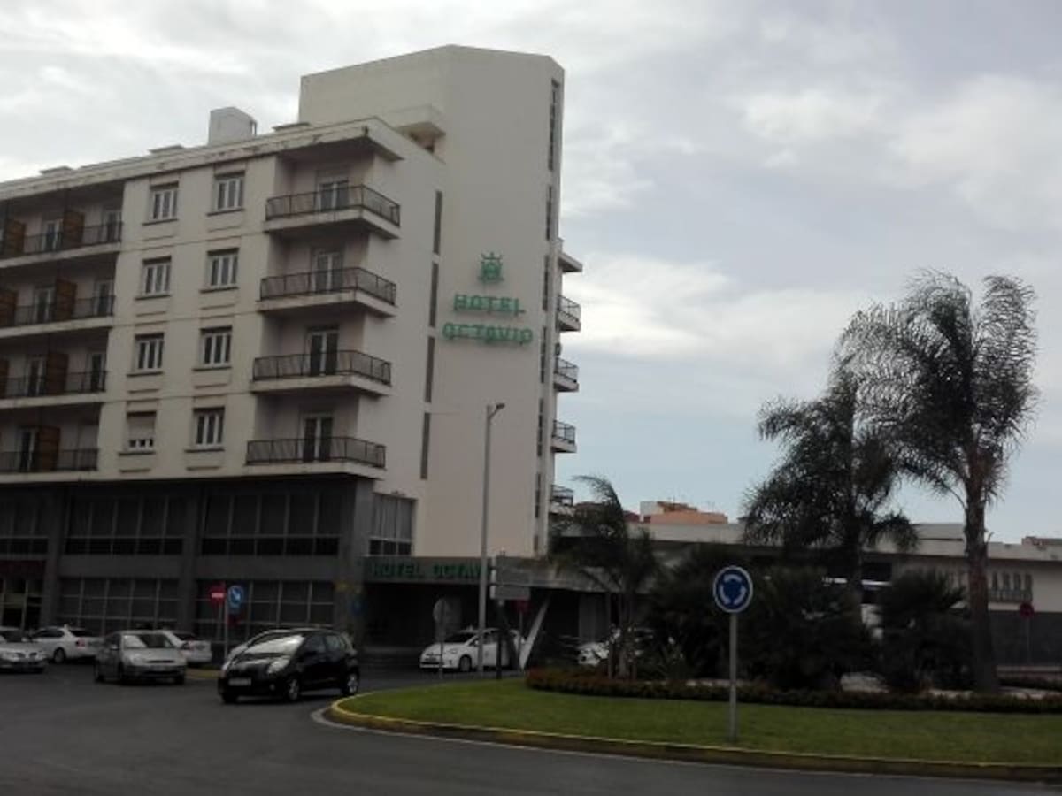 Los futuros propietarios del Hotel Octavio visitan hoy el ayuntamiento de Algeciras