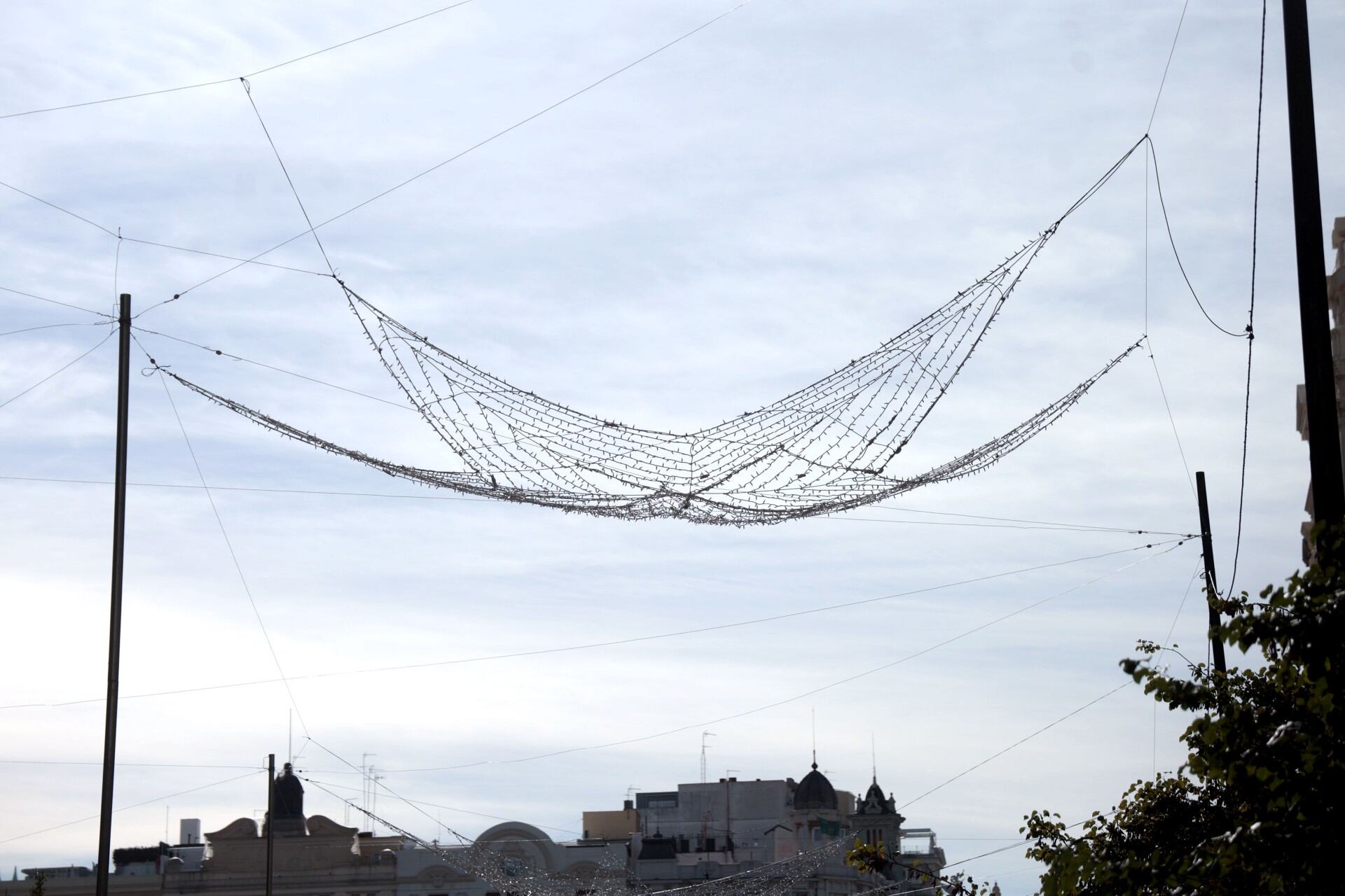 Montaje de la iluminación y decoración navideña en València