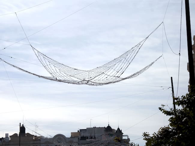 Montaje de la iluminación y decoración navideña en València