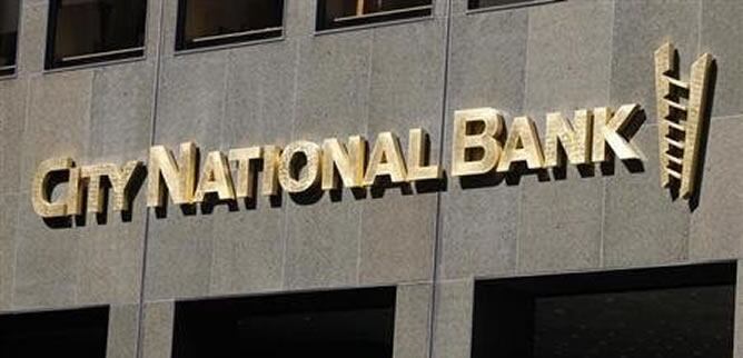 Logotipo del City National Bank, en una de sus filiales de Los Ángeles