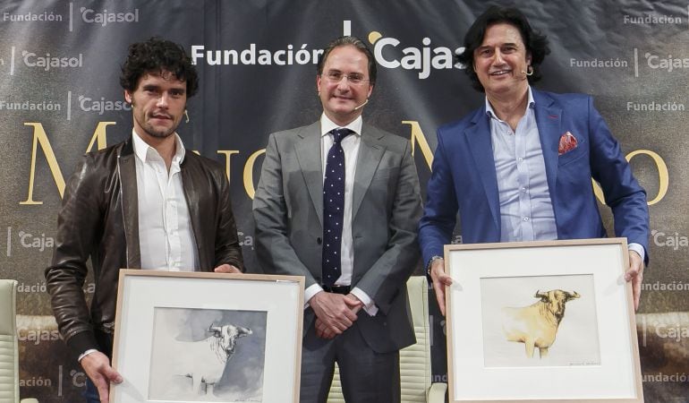 De izquierda a derecha, el torero Miguel Abellán, José Enrique Moreno, director de Toromedia; y el coreógrafo Javier Castillo &#039;Poty&#039;