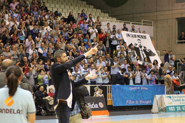 Lisardo López en el momento de recibir el homenaje del Pazo