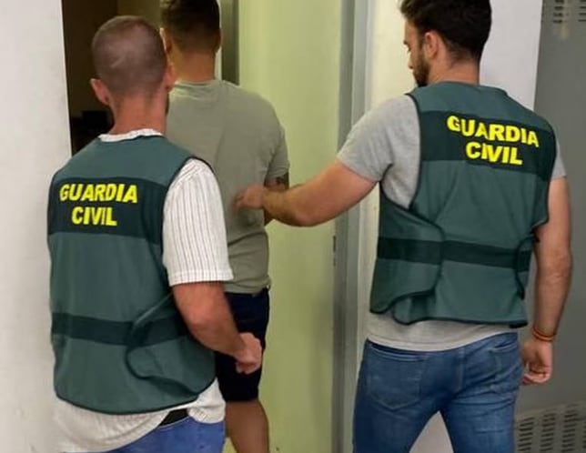 Imagen del detenido por la Guardia Civil