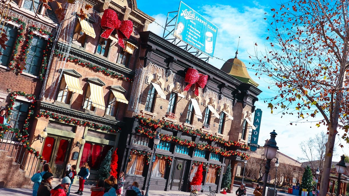 El Defensor del Pueblo califica de “abusivo” que Parque Warner no deje entrar con comida del exterior